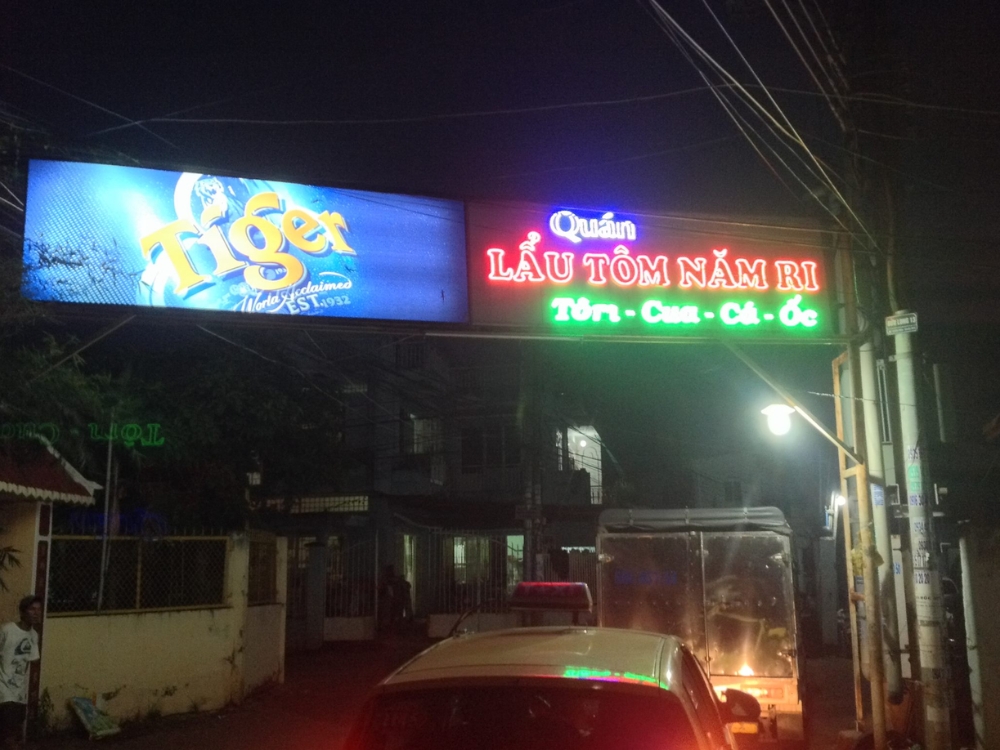 Địa chỉ nhà hàng ở đâu?